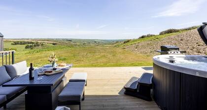 5 The Vista, Willingcott Nr Woolacombe - Hot tub/ Pet friendly/ On-site pool / Ecohome