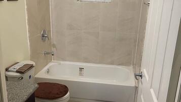 Deluxe Villa, 3 Bedrooms, Non Smoking | Bathroom