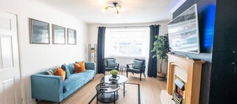 Highly Rated! 3 Bed Home Smart Tv Driveway