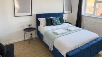 3 bedrooms, desk, iron/ironing board, WiFi