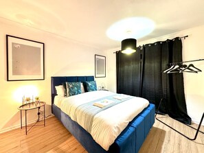 3 bedrooms, desk, iron/ironing board, free WiFi