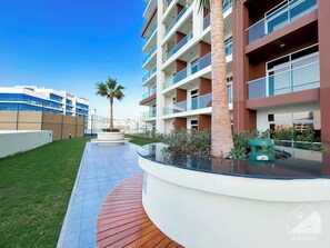 Apartment (0 Bedroom) | Garden - Stunning Studio With Balcony in Arjan (Dubai)