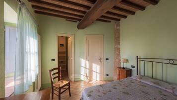 2 Schlafzimmer, Reisekinderbett, kostenloses WLAN, BettwÀsche