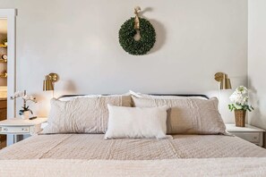 3 chambres, fer et planche à repasser, lit de bébé portatif, Wi-Fi