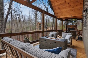 Property grounds - 3BR, Loft, Hot Tub, Wifi, Dog Friendly, Games (McCaysville)