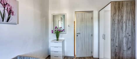 2 bedrooms