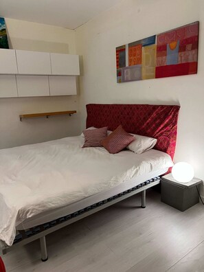 2 chambres, fer et planche à repasser, Wi-Fi gratuit, draps fournis