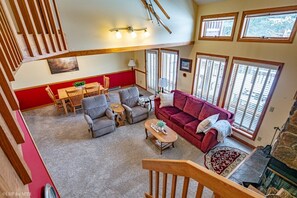 TV, fireplace, DVD player - Deerfield Village 010 (Davis)