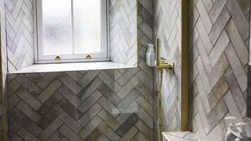 Shower, eco-friendly toiletries, hair dryer