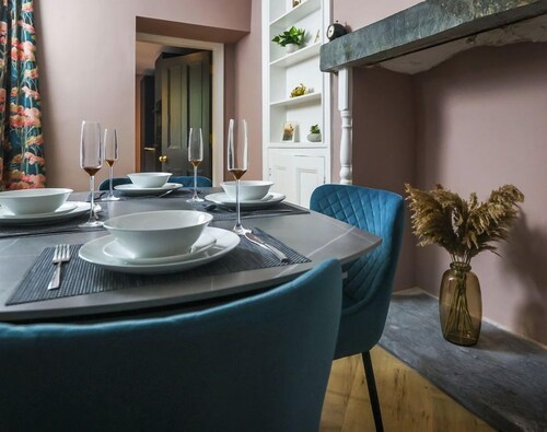 Blissful 2-Bed Apartment | Pet & Family Friendly