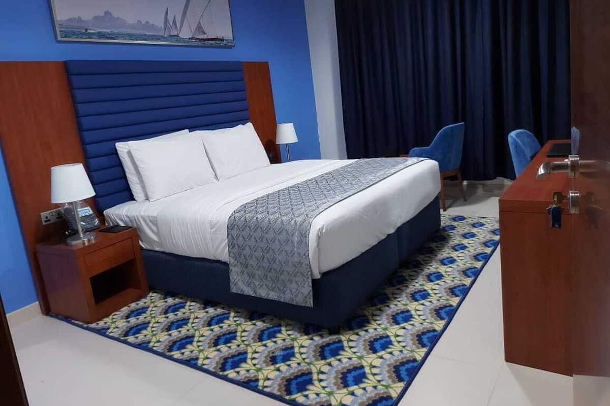 Family Apartment, 2 Bedrooms | 2 bilik tidur, peti besi dalam bilik, langsir/tirai gelap terus