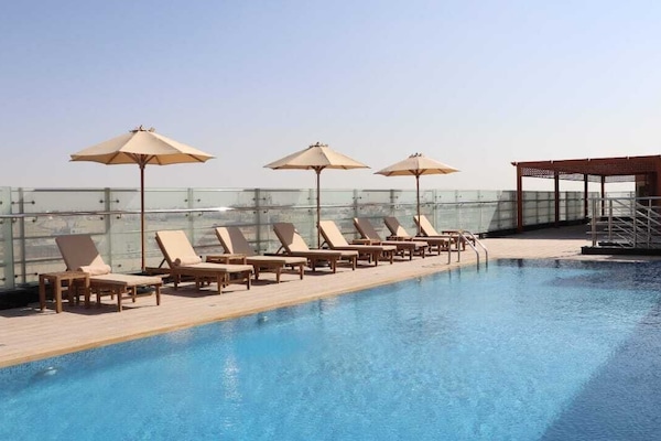 Kolam renang outdoor