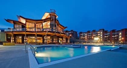 The Hilltop | West Kelowna Luxury Resort Living