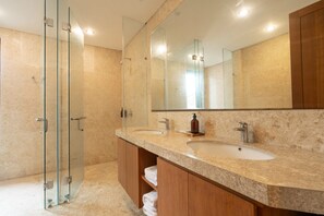 Junior Suite | Bathroom - Rarama Living Studio (Denpasar)
