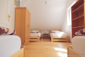 5 quartos, ferros/tábuas de passar roupa, Wi-Fi, roupa de cama