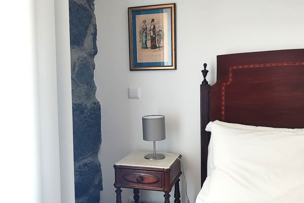 1 bedroom, individually decorated, individually furnished
