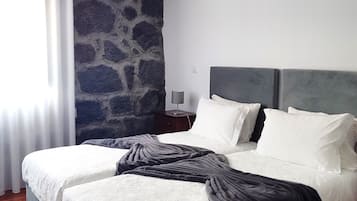 Classic Double or Twin Room, Sea View | Individually decorated, individually furnished, blackout drapes