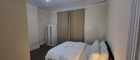 2 Schlafzimmer, kostenloses WLAN, Bettwäsche