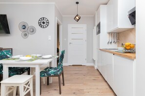 Apartment, 1 Schlafzimmer, Terrasse, Meerseite | Esszimmer