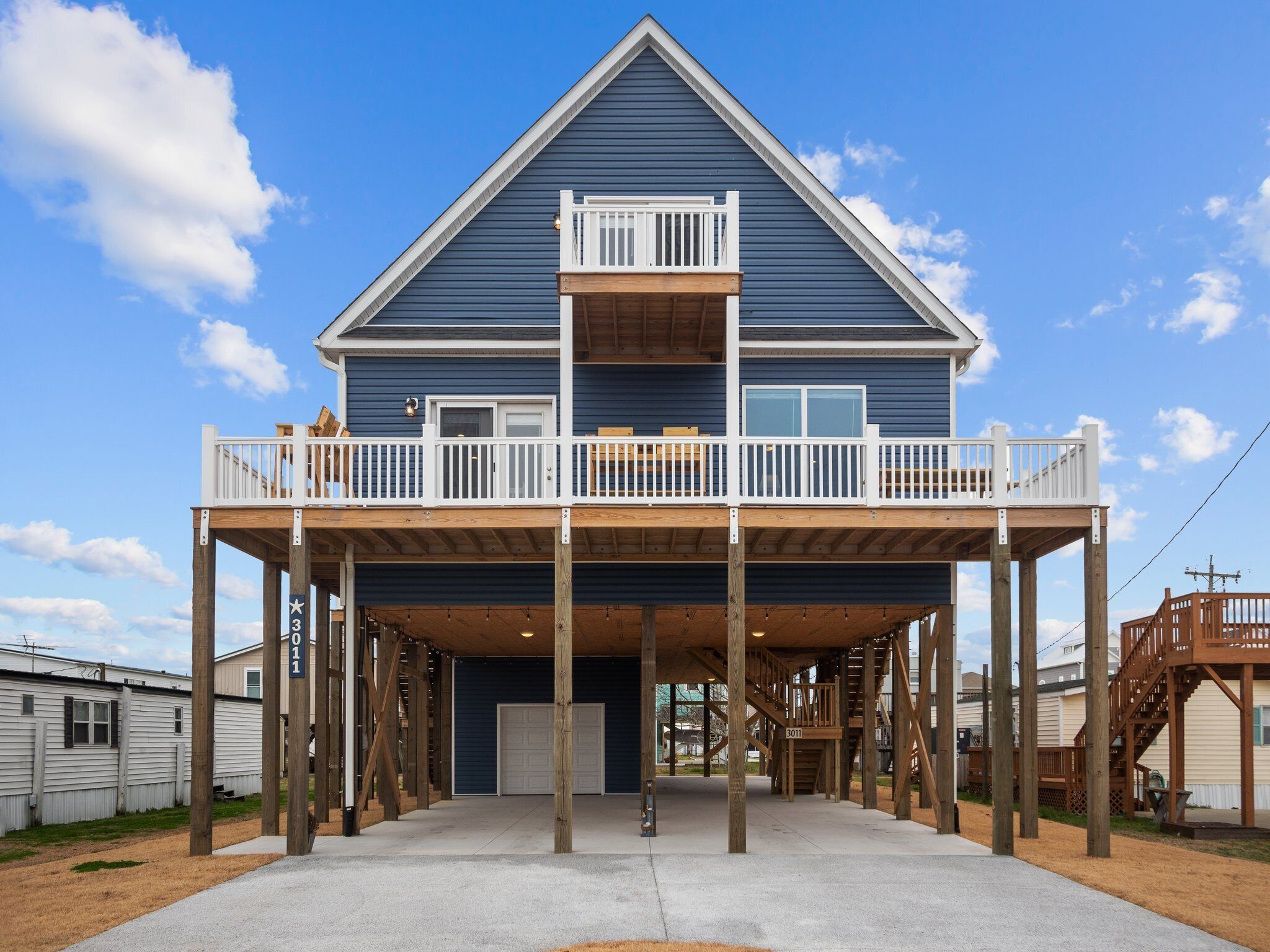 Samui Breeze #157- Newly Built Home in Surf City with Canal Views!