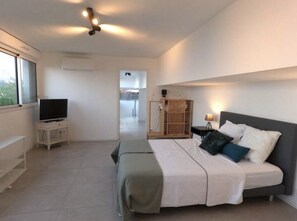 4 chambres, bureau, fer et planche à repasser, accès au Wi-Fi (inclus)