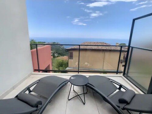 Villa Charme: 4 Chambres av Parking, Climatisation et Piscine. Animaux Acceptés
