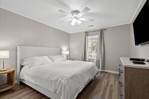4 Schlafzimmer, Bügeleisen/Bügelbrett, WLAN, Bettwäsche