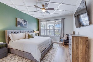 5 habitaciones, tabla de planchar con plancha y cuna de viaje