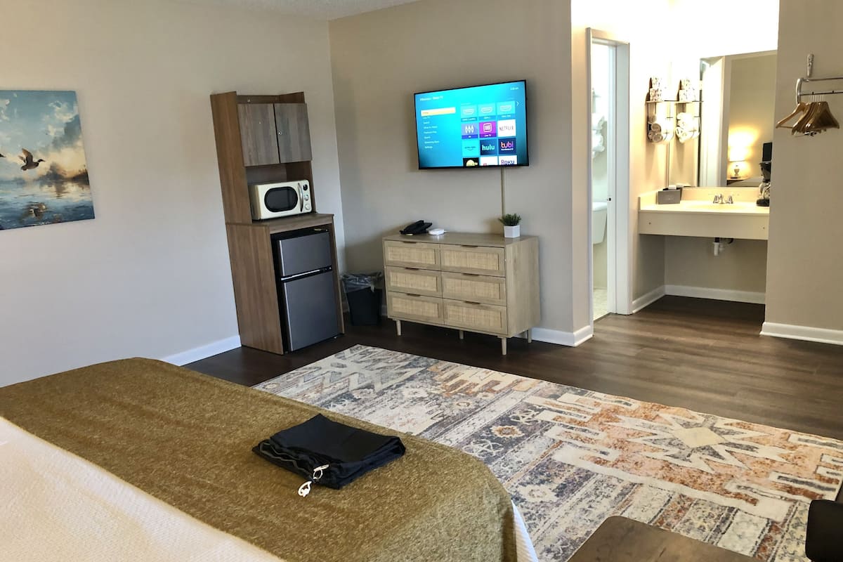 Comfort-Zimmer | 1 Schlafzimmer, laptopgeeigneter Arbeitsplatz, kostenloses WLAN