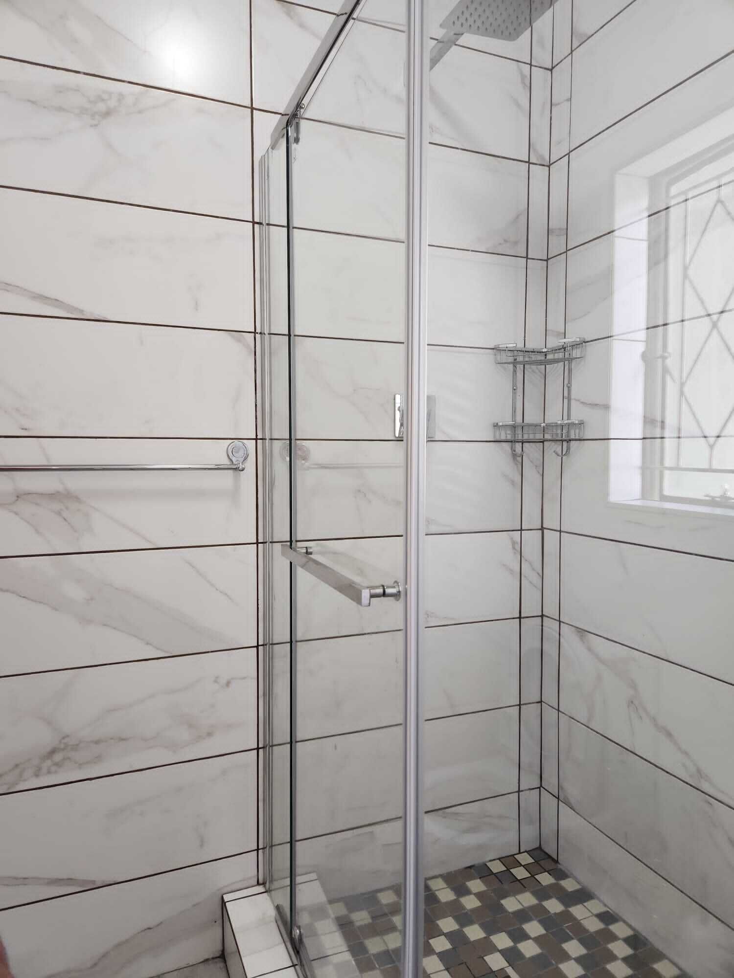 Nhà | Phòng tắm | Vòi sen/bồn tắm kết hợp, bồn tắm ngâm, khăn tắm 