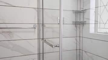 Nhà | Phòng tắm | Vòi sen/bồn tắm kết hợp, bồn tắm ngâm, khăn tắm