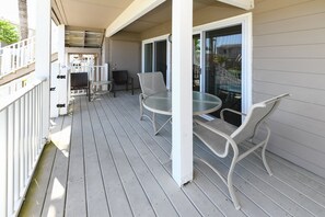 Terrace/patio - 2nd Row 3 BR Condo with Shared Pool! Floral Villas E17 (Surfside Beach)