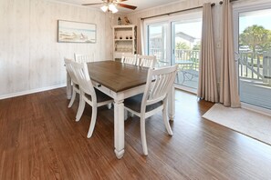 Dining - 2nd Row 3 BR Condo with Shared Pool! Floral Villas E17 (Surfside Beach)