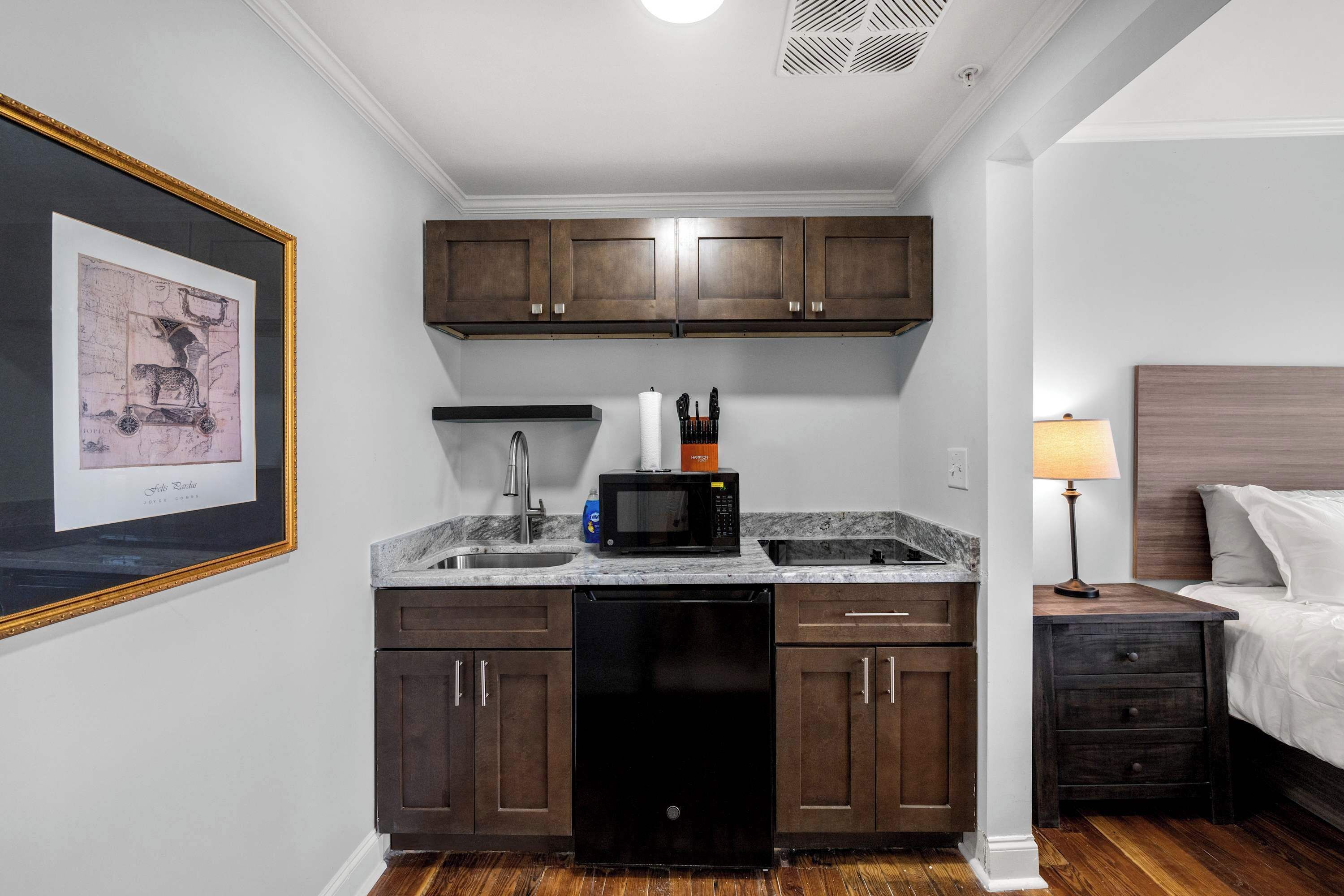 Fridge, microwave, stovetop, coffee/tea maker