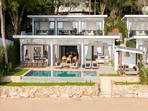 Outdoor dining - Beachfront 4BR Sunset Villa w/ Staff & Saltwater Infinity Pool (Koh Samui)