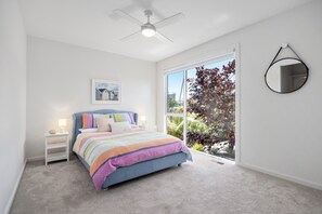 4 bedrooms, WiFi, bed sheets