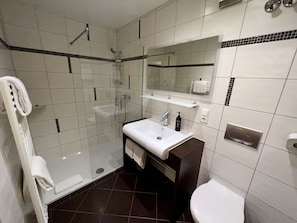 Familienzimmer | Badezimmer