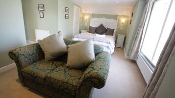 Standard Double Room | Desk, iron/ironing board, free WiFi