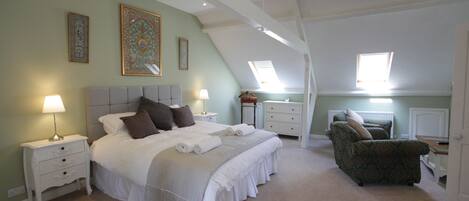 Kamar Double Superior | Meja kerja, setrika/meja setrika, dan Wi-Fi gratis