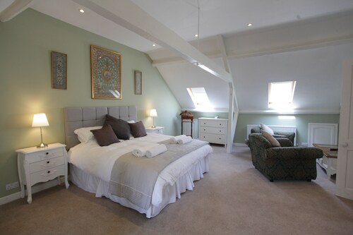 Thistlebank Townhouse 