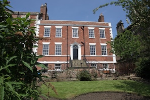 واجهة المنشأة