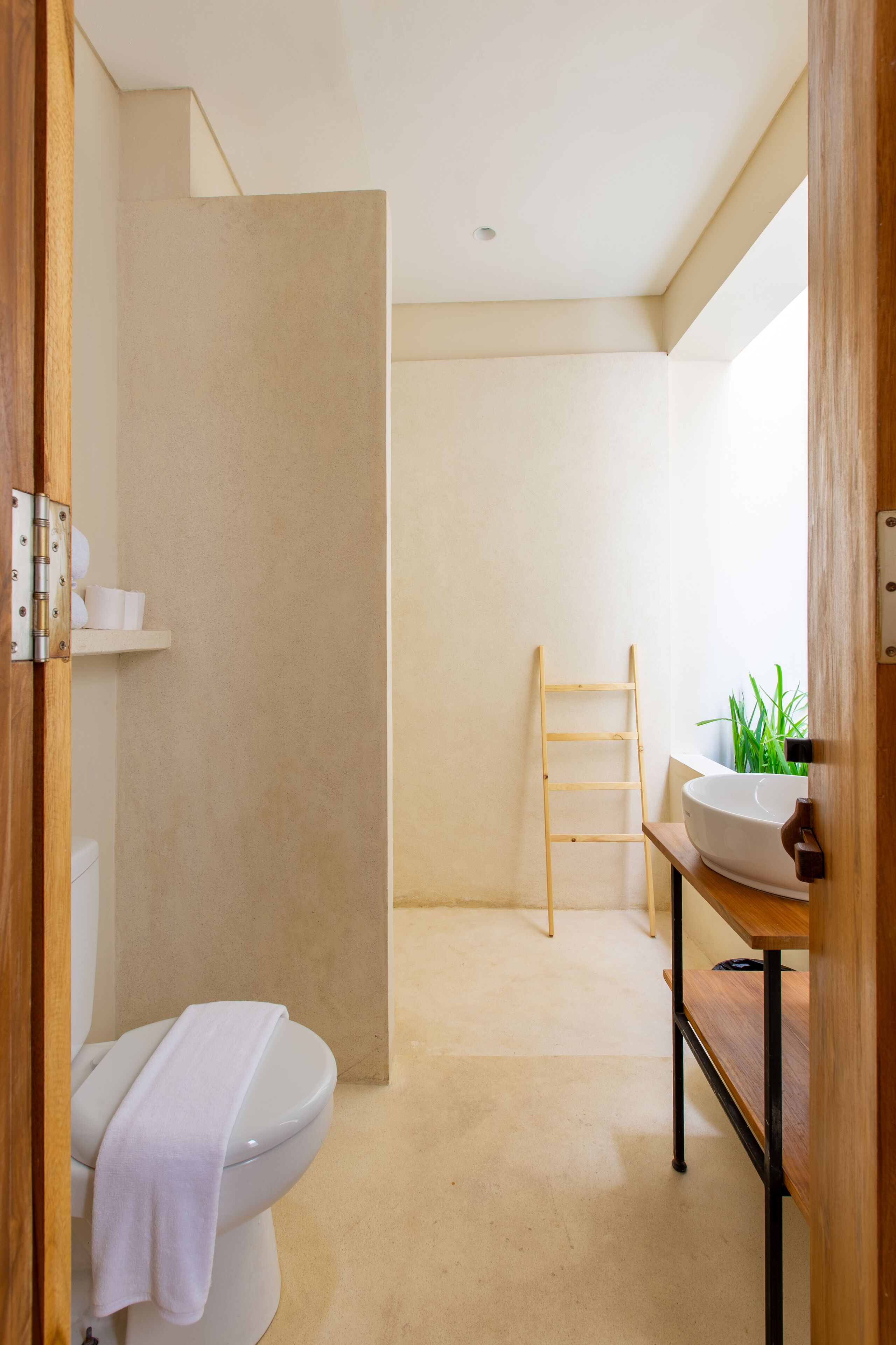 Habitación estándar | Baño | Regadera, regadera tipo lluvia, secadora de cabello, toallas 