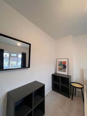 Interior - 3 Bedroom Home in Colliers Wood, London (Mitcham)