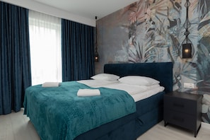 1 bedroom, bed sheets - Deep Blue Apartment in Mielno by Renters (Mielno)