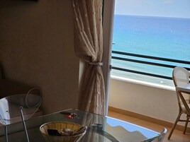 Apartment, 1 Bedroom, Smoking, Balcony | Outdoor dining