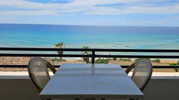Apartment, 1 Bedroom, Smoking, Balcony | Outdoor dining