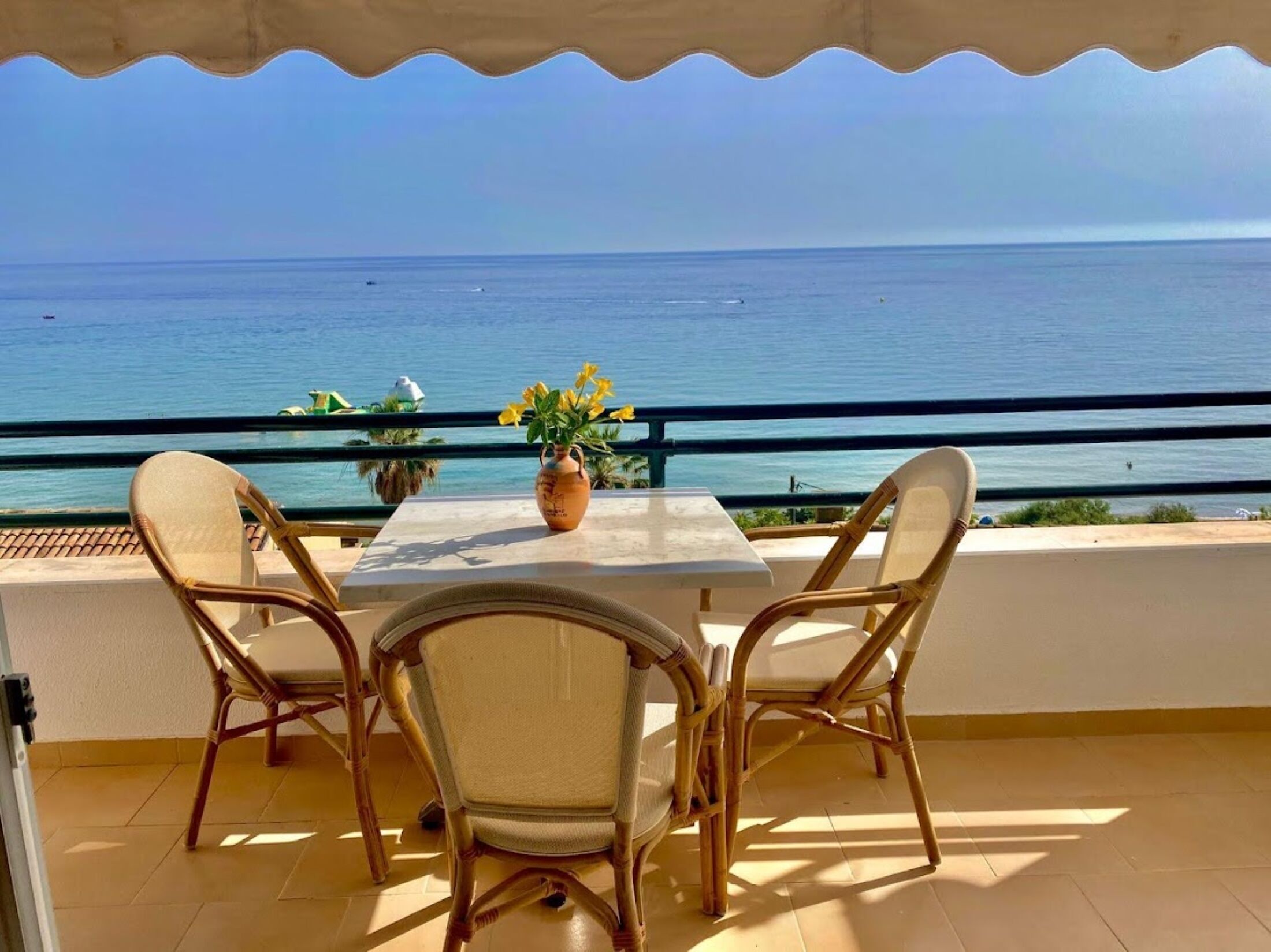 Departamento, 1 habitación, para fumadores, balcón | Restaurante al aire libre