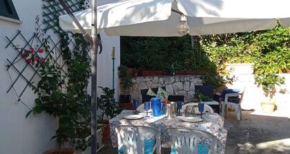 Stunning 3-bed House in Gallinaro, Aircon and Pool