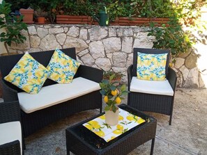 House | Property grounds - Stunning 3-bed House in Gallinaro, Aircon and Pool (Gallinaro)