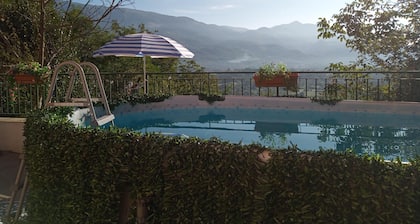 Apartment With Air-con and Pool